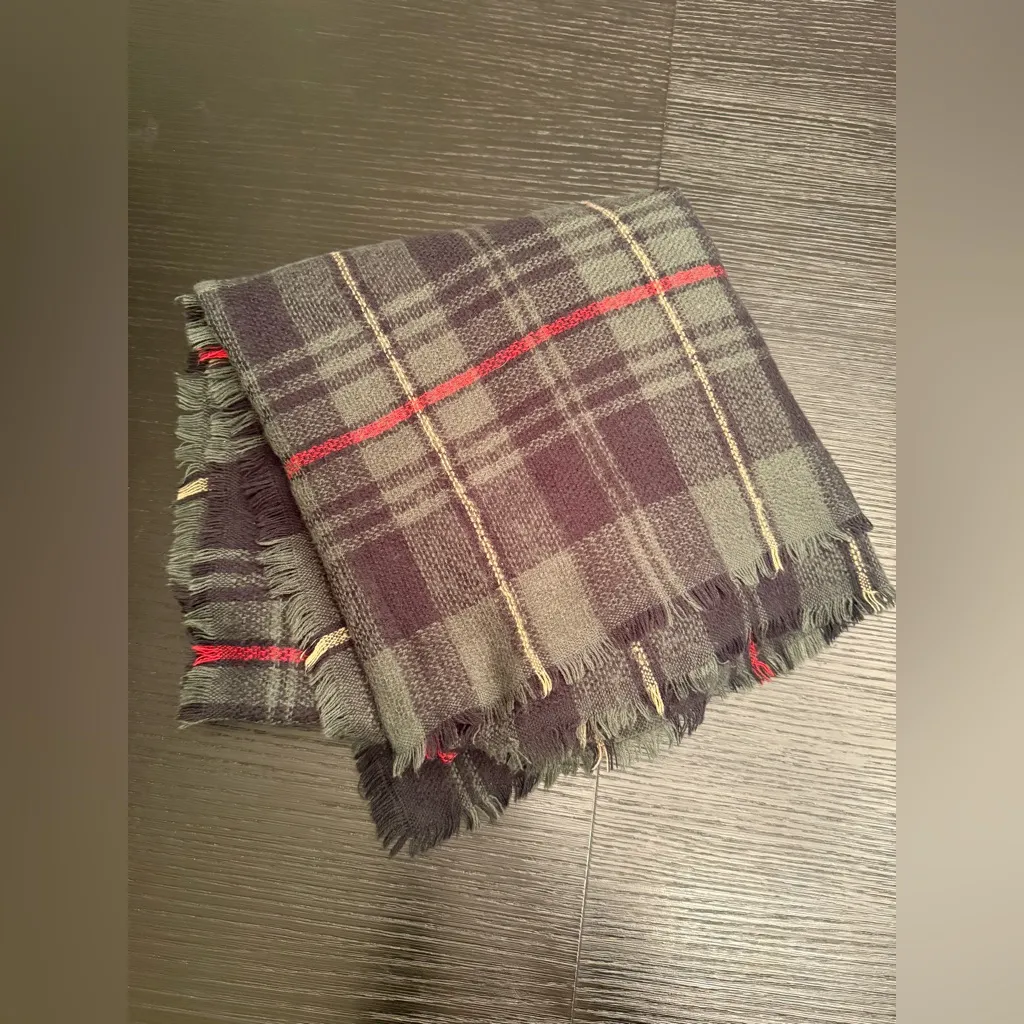 Altar'd State Green Tartan Plaid Blanket Scarf Large Square Fringe Raw Edge - Image 5