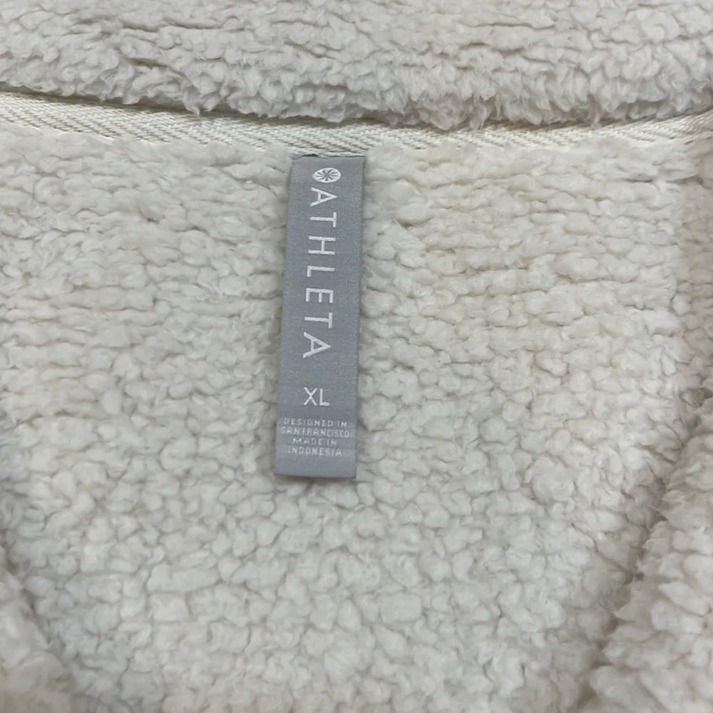 NEW LISTING • Athleta Sherpa XL Jacket Neutral Cream - Image 6
