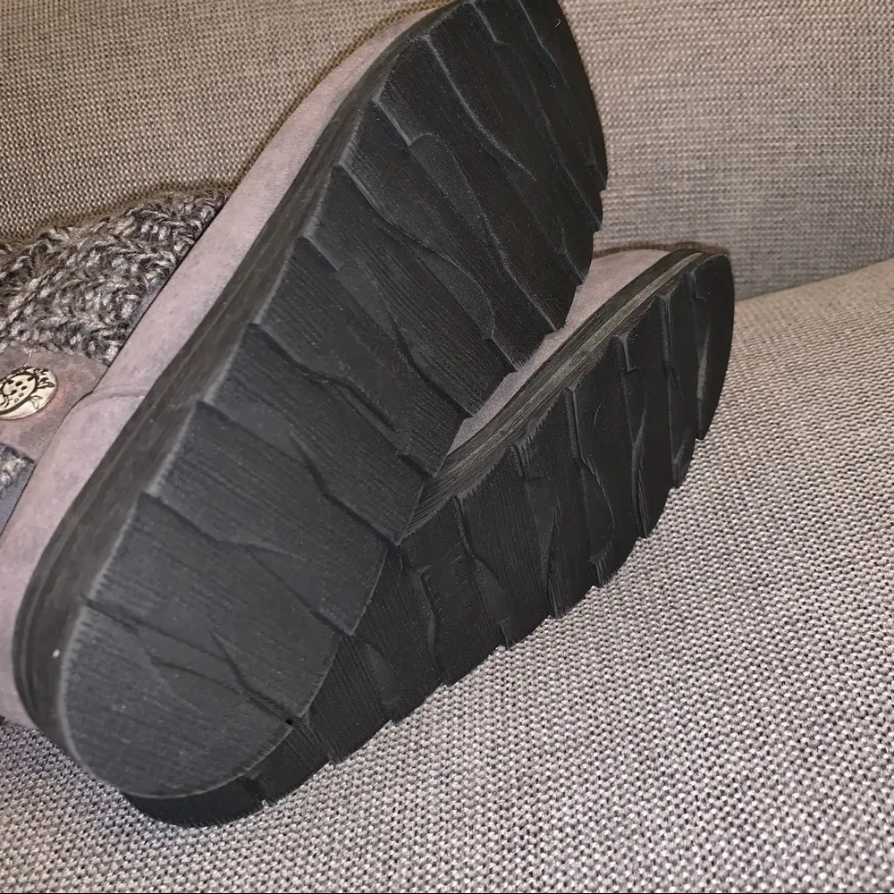 Muk Luks Patti Cable Cuff Boots with Crochet lining and decorative button Size 7 - Image 9