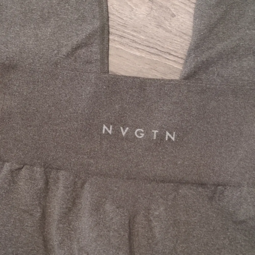NVGTN gray cropped leggings size Large - Image 4