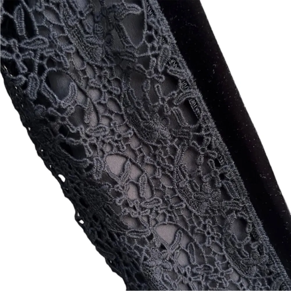 EUC Sundance Velvet Crochet Lace Long Sleeve Top Black Size Small - Image 6