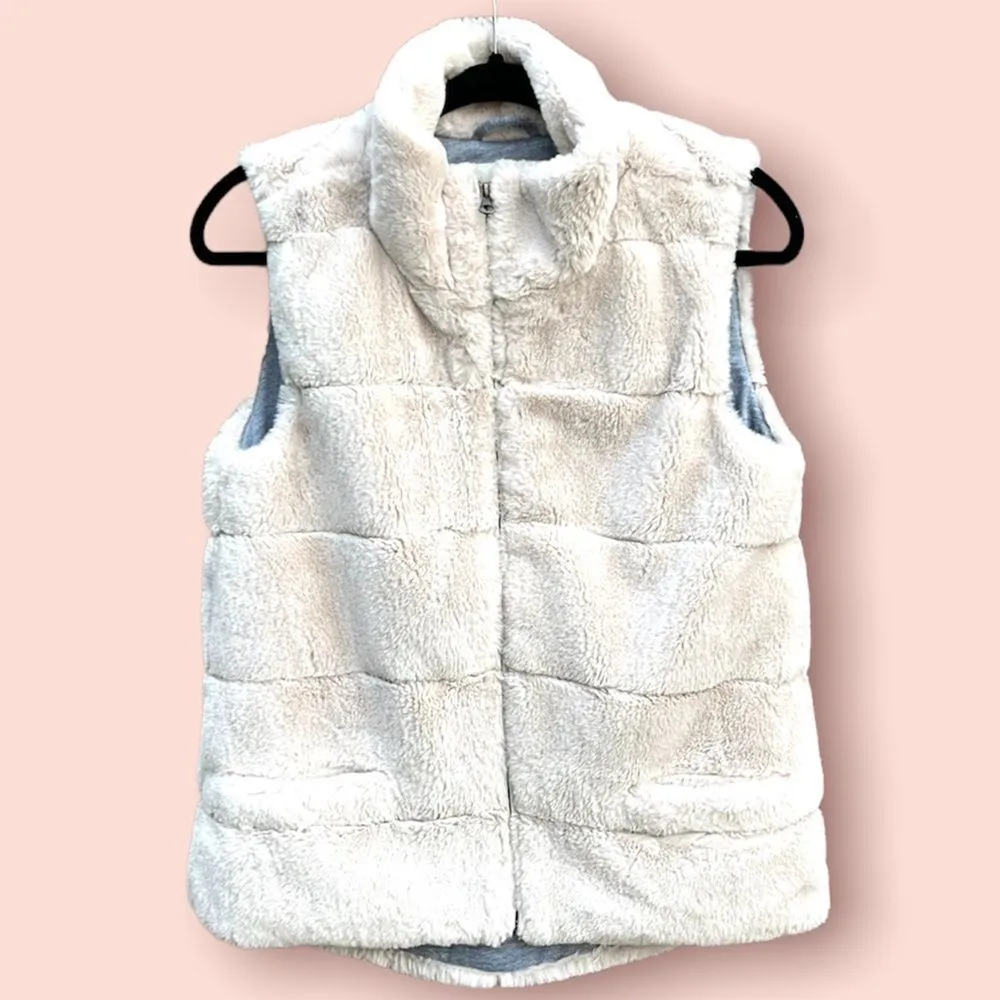 NWOT Dylan “Fur Love” zip front fuzzy vest - Image 2