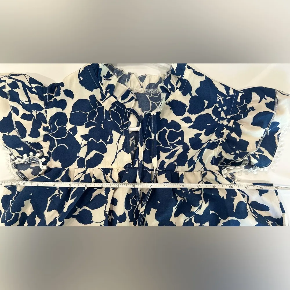 ☀️NWT Blue & White floral dress with Double Flutter Sleeves and Ruffle Collar. Size undefined - Image 4