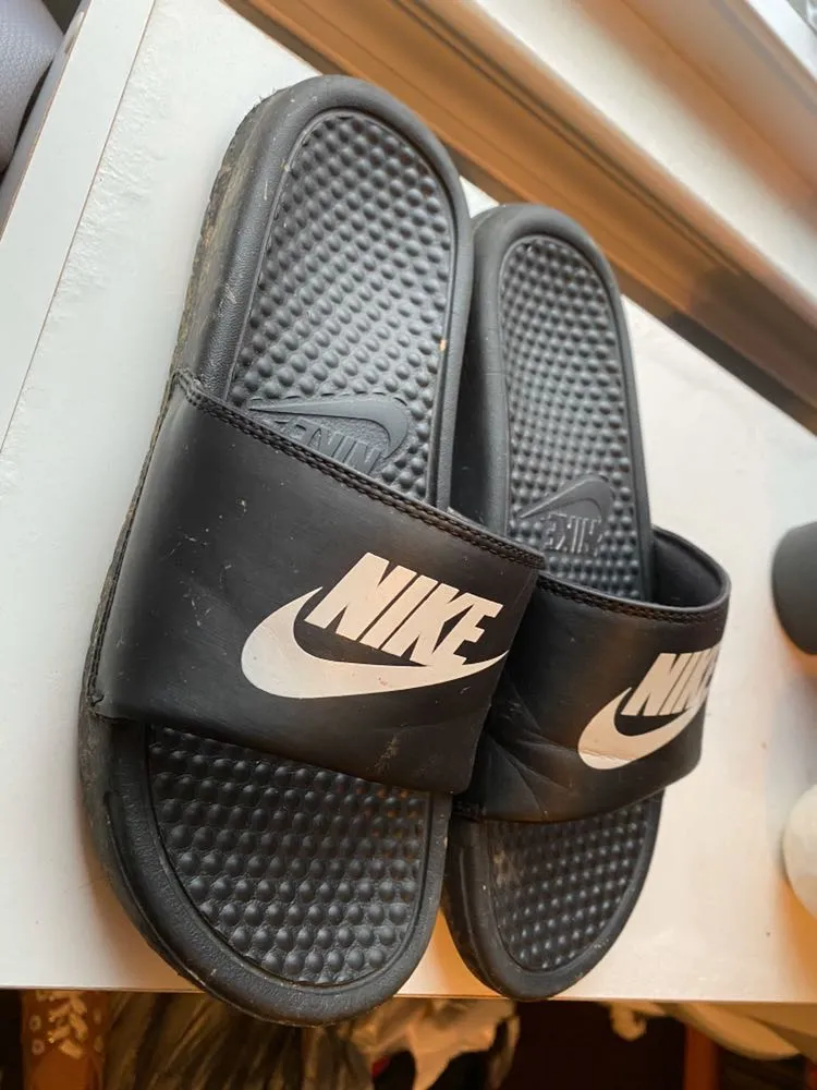 Nike Slide ons - Image 2