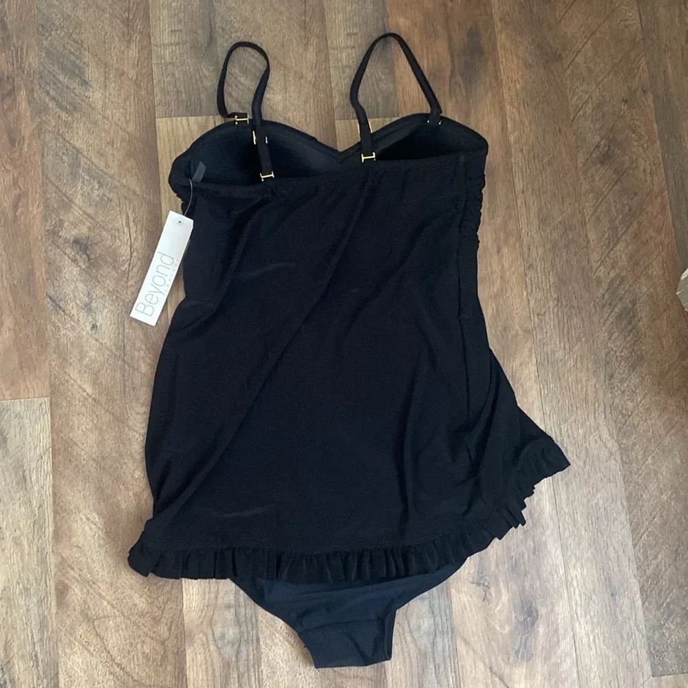 Beyond One Piece Twist Knot Ruffle Front Swimsuit Black Size 10 - Image 8