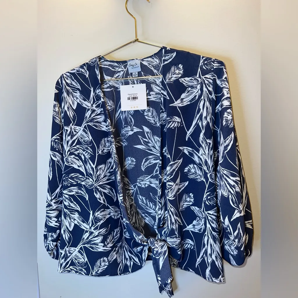 Cozy Co Floral Kimono Tie Front Top Navy White Leaf Print NWT Small Blue - Image 3