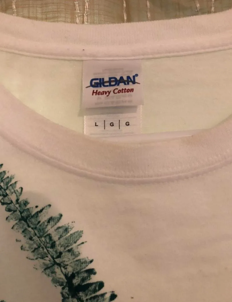 Hand Painted T-shirt Large - Image 3