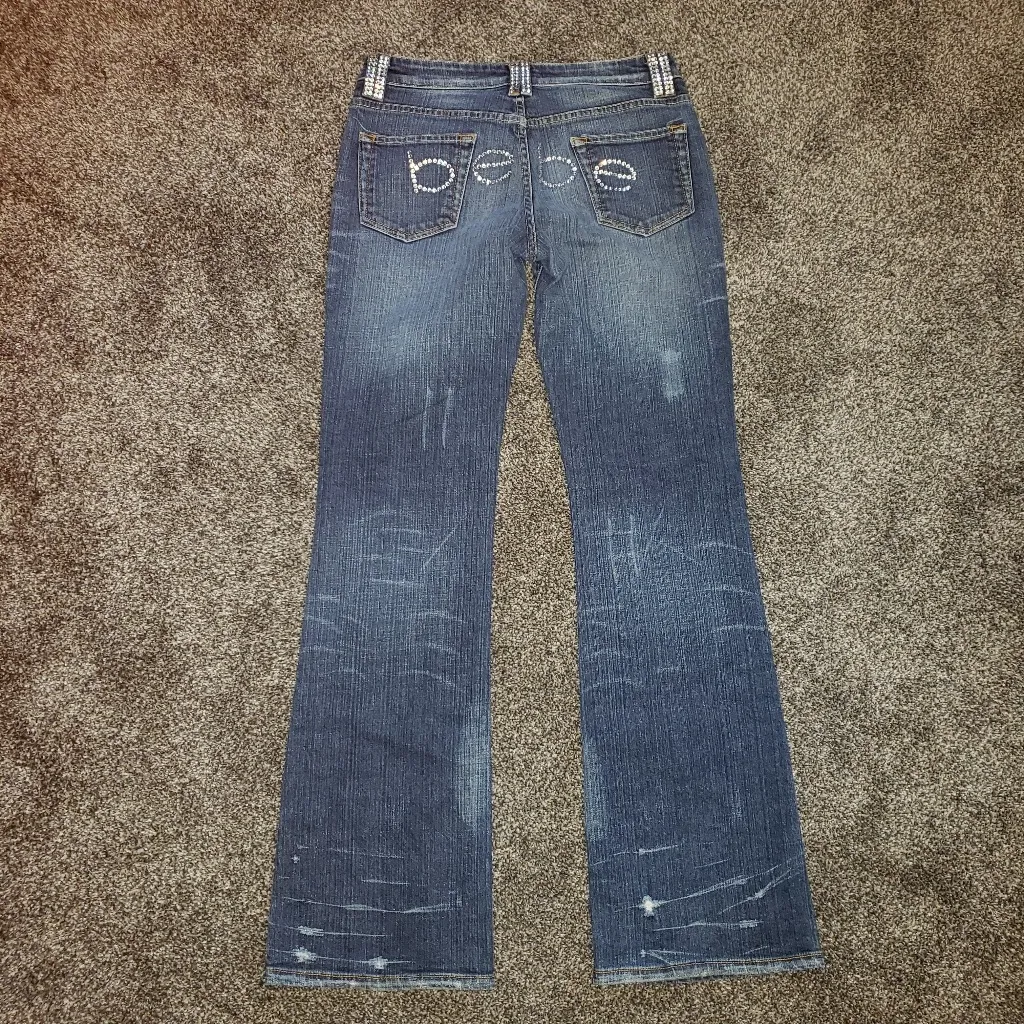 BEBE Spellout Distressed Bootcut Jeans 29 - Image 4
