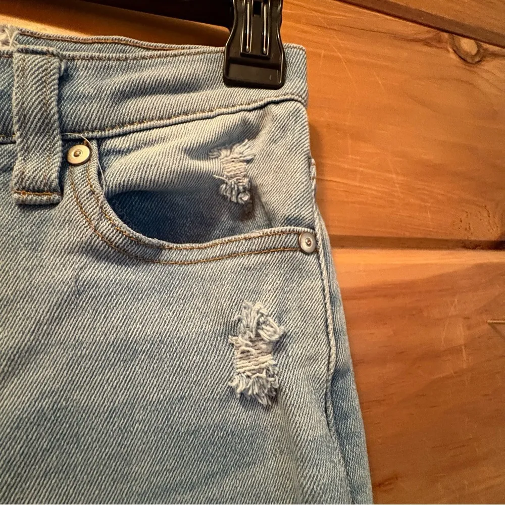 Altar’d State Distressed Light Wash Denim Jeans size 25/1. - Image 6