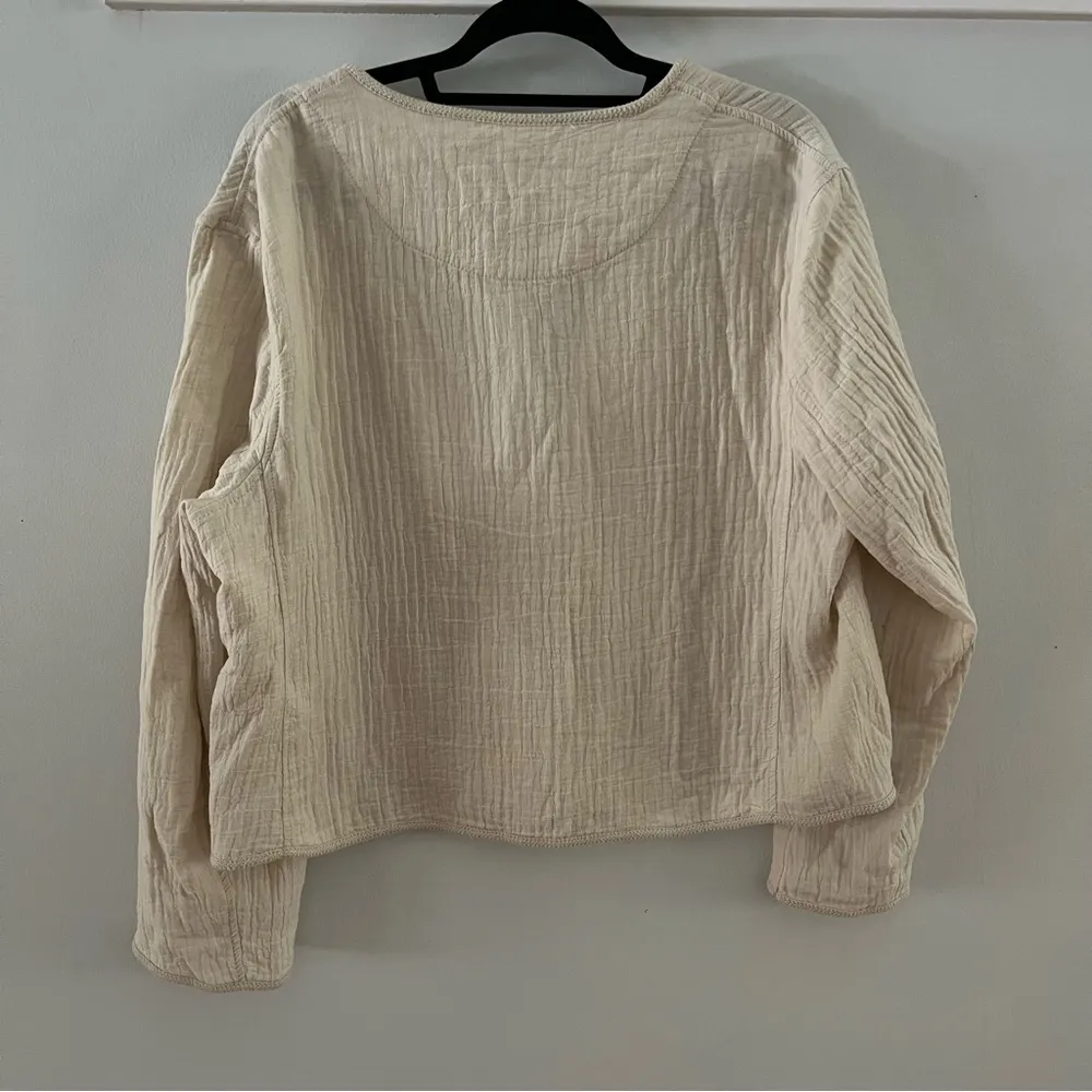 Max Studio  Cotton Linen Blend Blazer. Features two-button closure, front pockets - Image 8