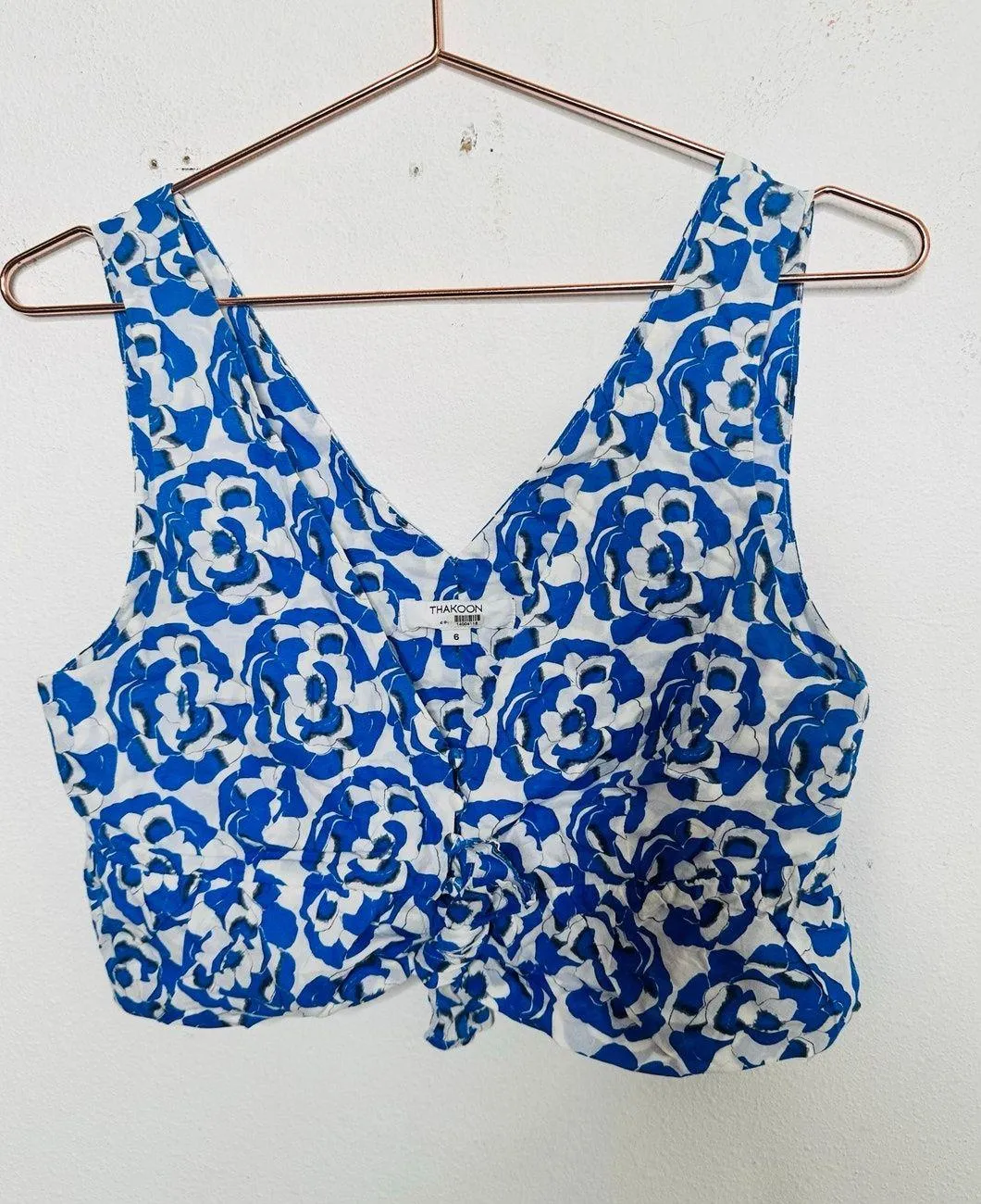 THAKOON Blue White Floral Rose Pop Print 100% Cotton Ruffle Crop Top size 6 - Image 2