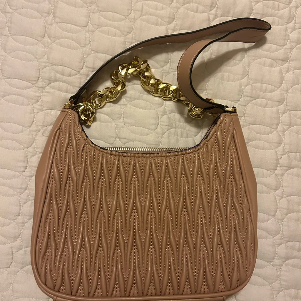 ALDO Beige Textured Shoulder Bag with Gold Chain - Image 3