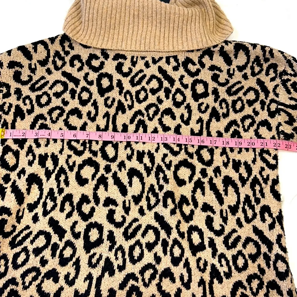 sweater turtleneck tan & black animal print size XS NWT Oversized - Image 7