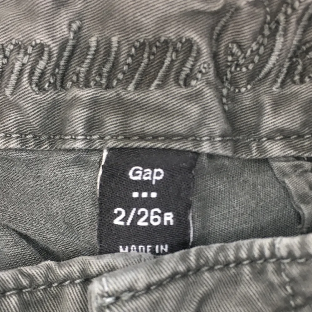 GAP Premium Skinny Gray Cargo Jeans,  2/26 Regular - Image 10
