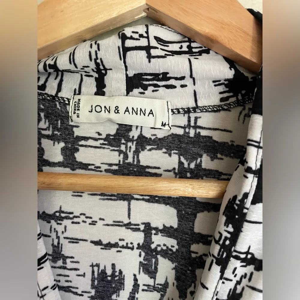 Jon & Anna Black White Sleeveless Top - Image 4