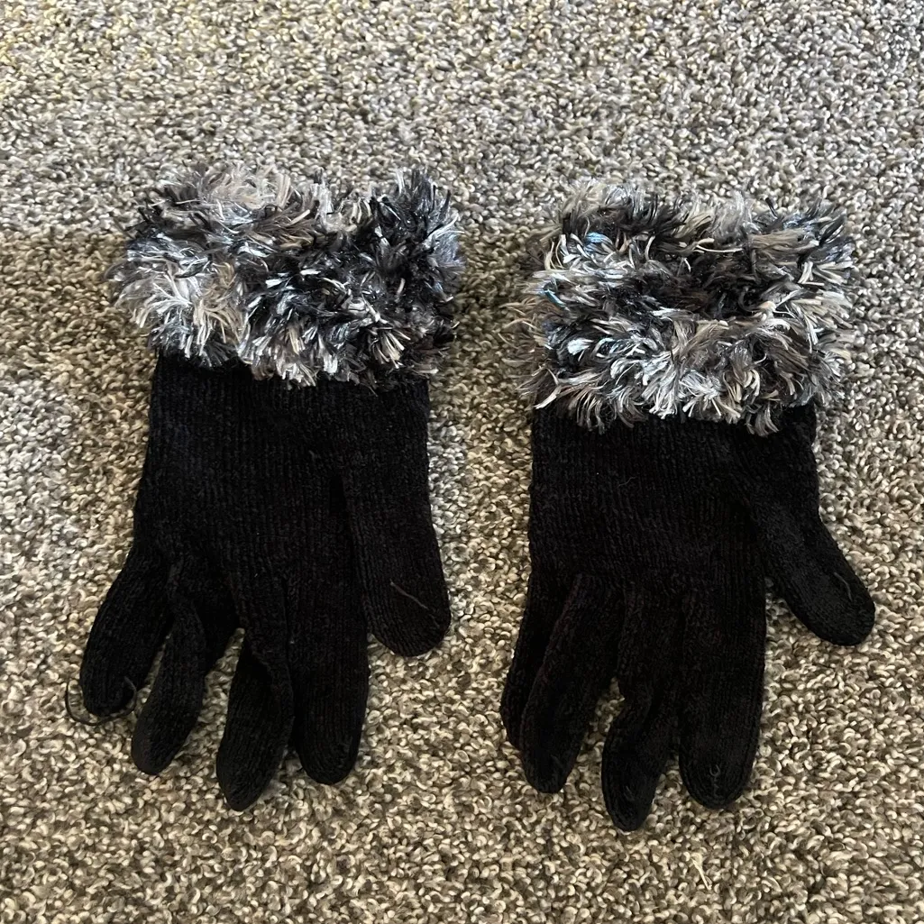 Fluffy furry Black and Gray Scarf Hat Gloves Winter Gear Set - Image 5