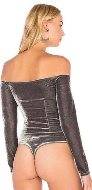 x Revolve Bodysuit Camellia Off The Shoulder Velvet in Ash Gray S - Image 2
