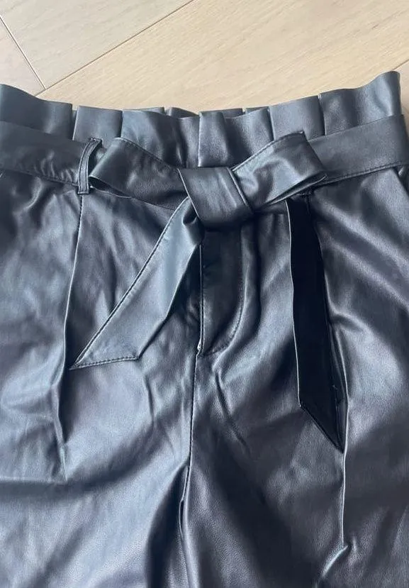 Alice + Olivia Size 2 100% lamb Leather Paperbag Pants - Image 4