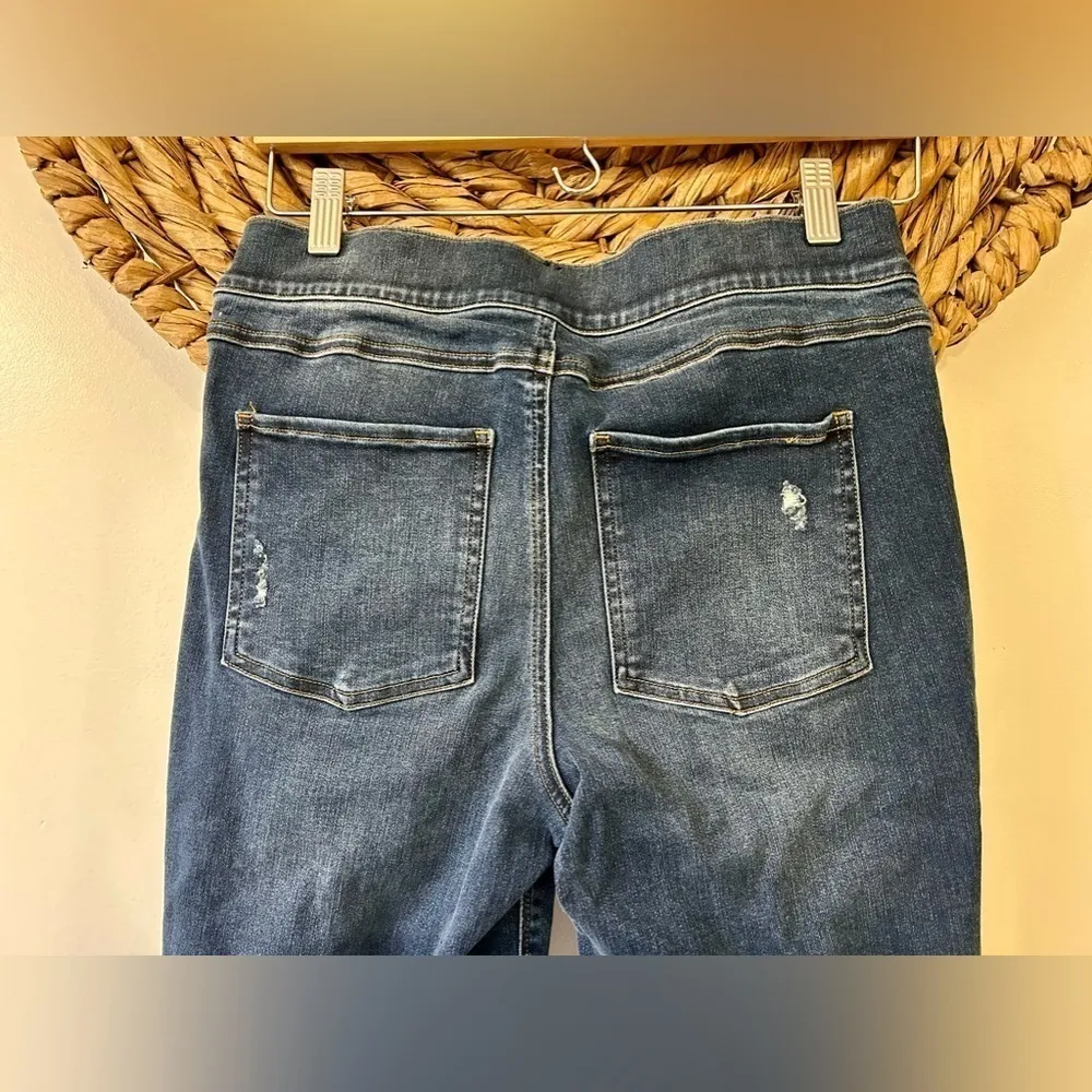 NWT Spanx Distressed Denim Skinny Jeans Leggings Size Medium - Image 9