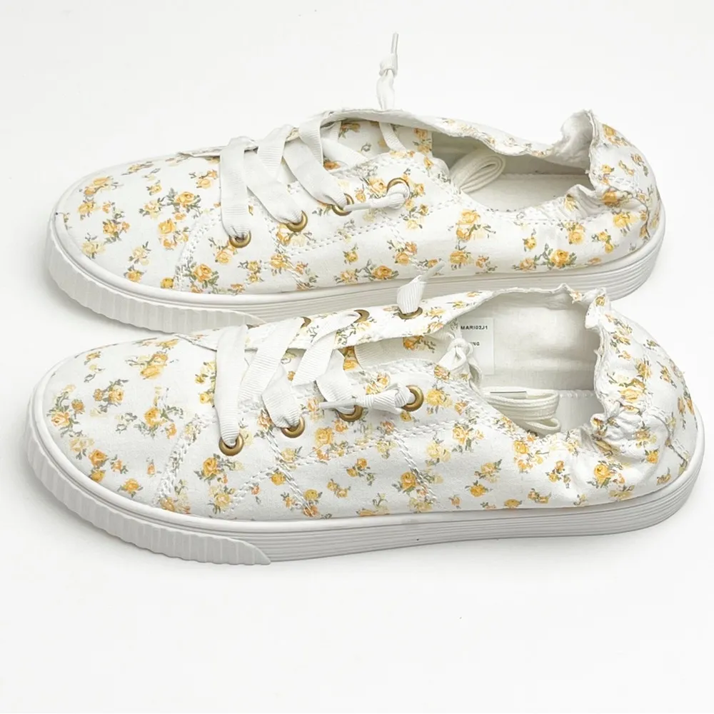 MADDEN GIRL Marisa White Floral Lace Up Fashion Tennis Shoes, Size 10 - Image 7