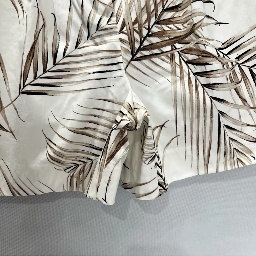 White House Black Market Size 6 Leaf Print ShortsThe 5" Short Beige Brown Multi - Image 6