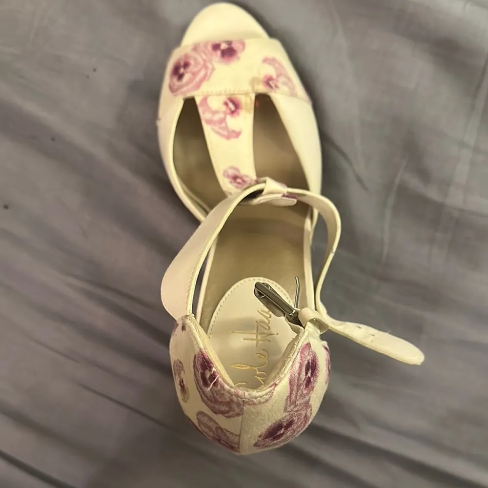 Cole Haan 8.5 t strap Cream and Pink wedge Heels rope - Image 4