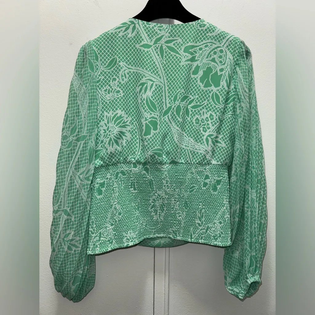 NWT $130 WHBM Long Sleeve Pleated Crepe Blouse Green Size 4 - Image 9