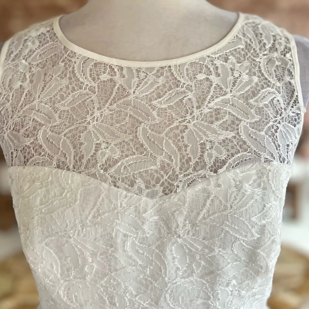 Max and Cleo Dress White Lace 8 Tiered Skirt Illusion  Neck NWT - Image 4