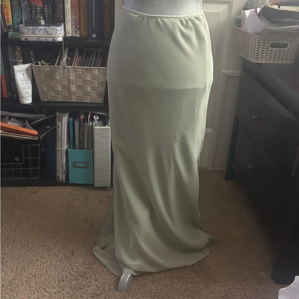 Elegant light Green Skirt Size L - Image 7