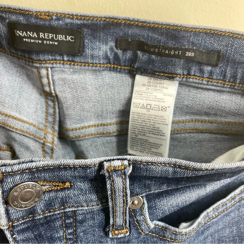 Banana Republic Slim Straight Jeans Frayed Hem Ripped size 28 Short - Image 9