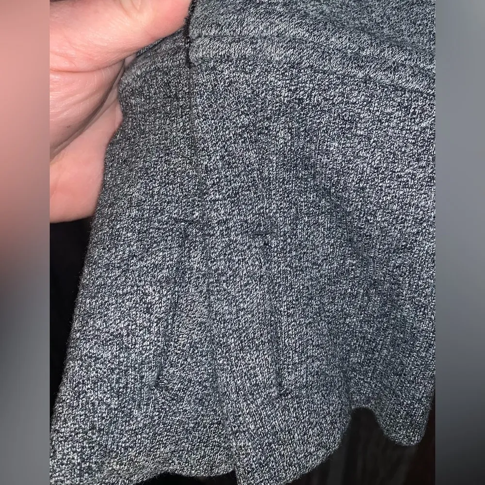 Lululemon Scuba, like new! Size 6 Full length, full zip, heathered gray Scuba - Image 5