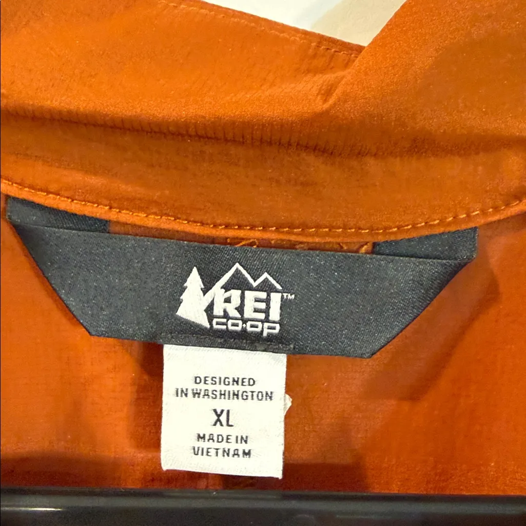 REI Co - Image 4