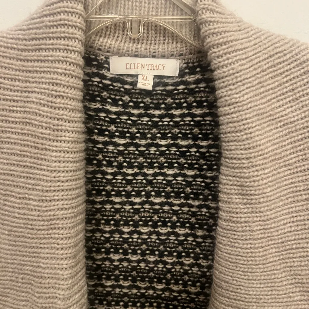 Ellen Tracy Women’s Long Sleeve Tan & Black Cardigan Sweater‎ Sz: XLarge - Image 2