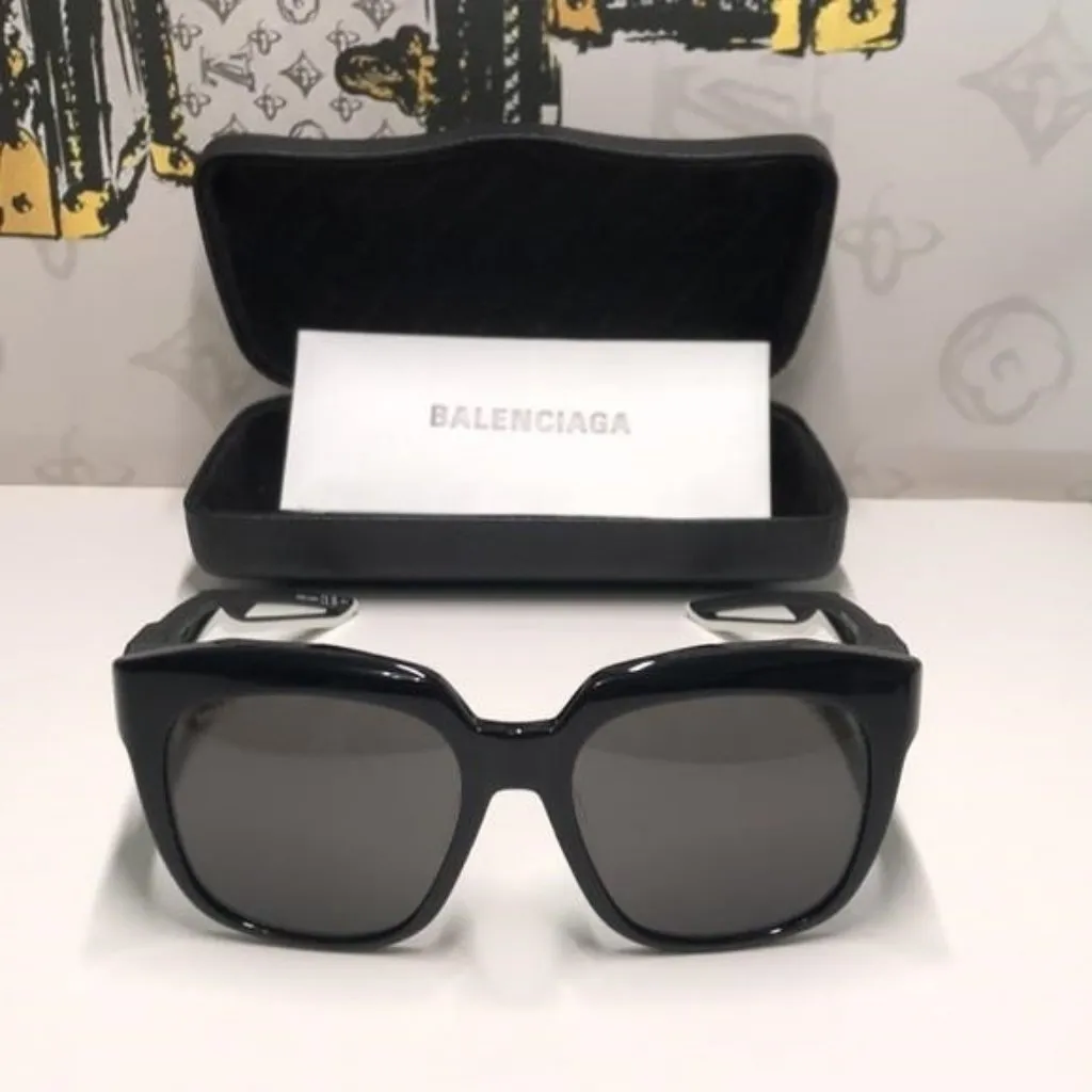 New Authentic Chic Black Sunglasses BB0025SA 004 - Image 5