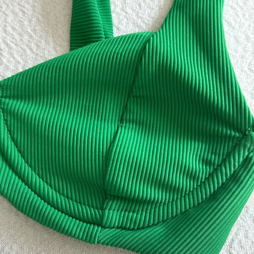 Beach Riot Blair underwire Bikini Top, Size Medium , $118 - Image 4