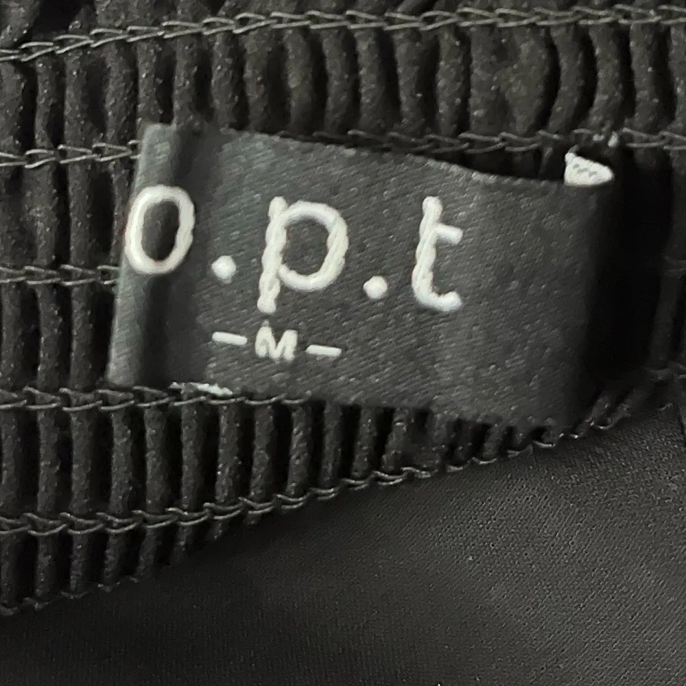 o.p.t. Long Sleeve Cropped Blouse Black Size Medium - Image 5