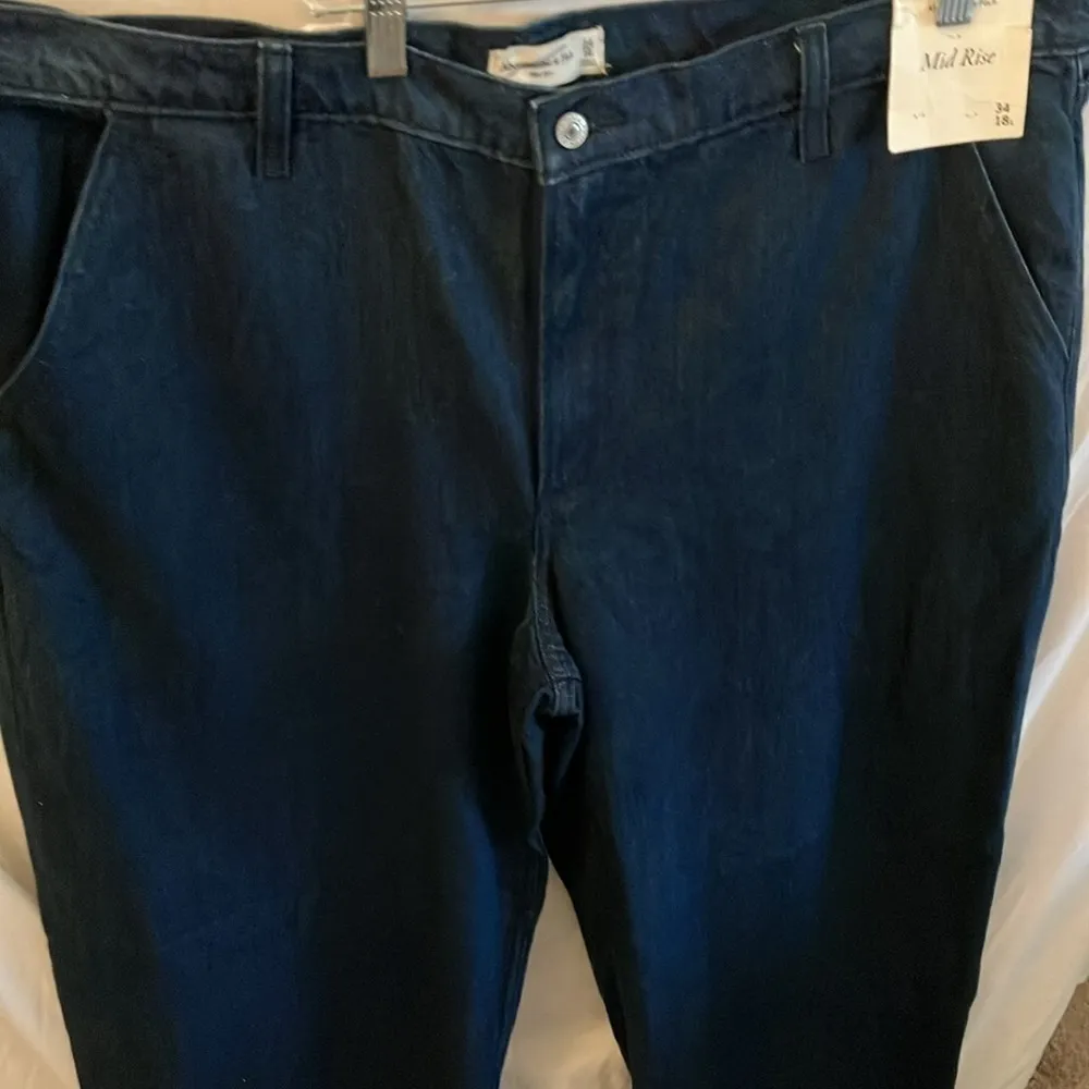 Abercrombie & Fitch: Women’s Mid Rise Wide Leg Jeans- Dark Blue- size 34 (18L) - Image 5