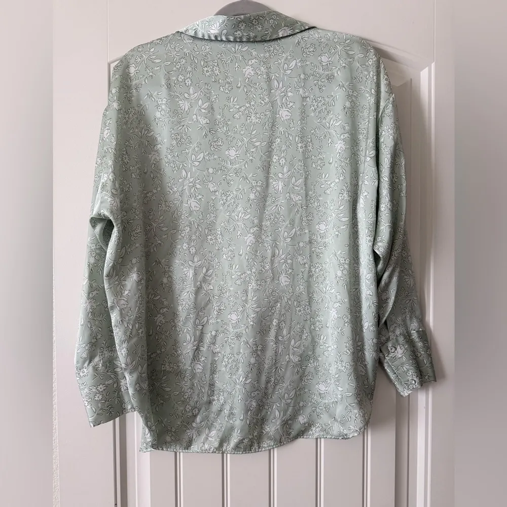 Women’s Green Silk Zara Button Down Blouse - Image 4