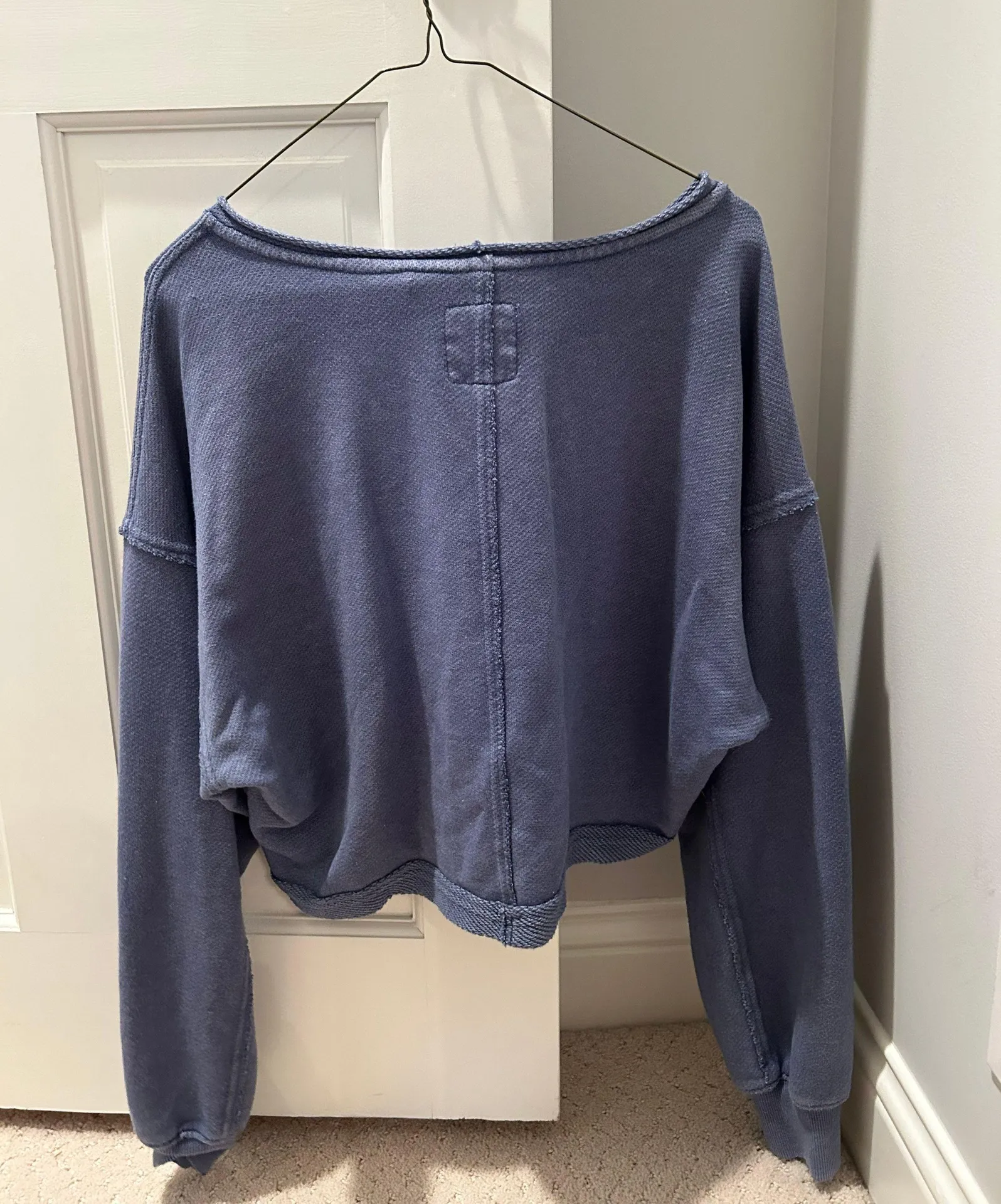 Cropped Sweater/Sweatshirt - Image 2