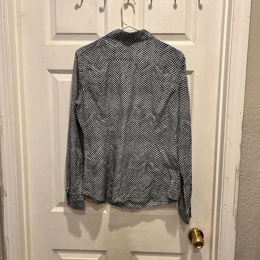 JC Penney Womens Button Up Shirt Black White Geometric Long Sleeve Silk Blend L Size L - Image 7