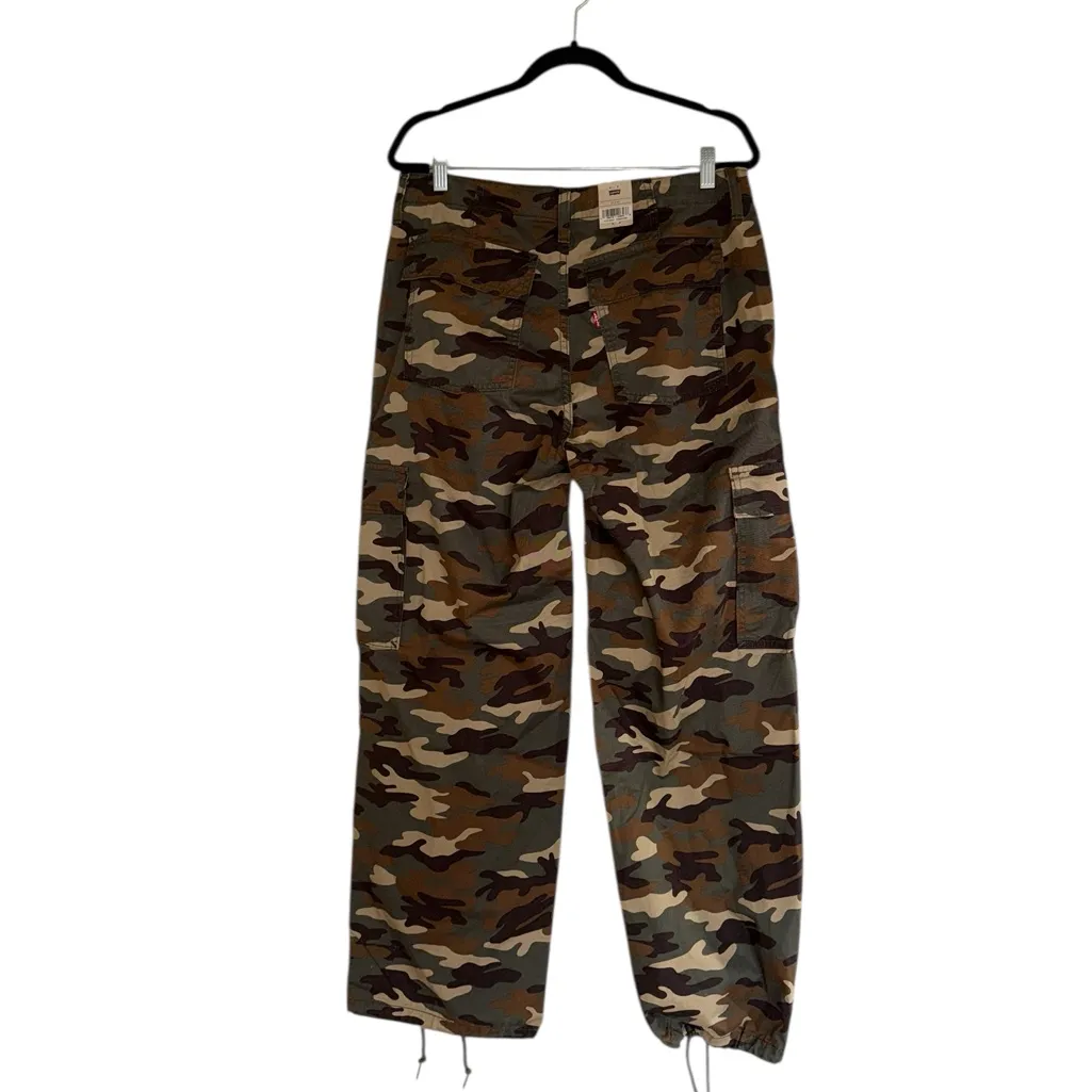 NWT Women's Levis 94 Baggy Cargo Pants  Camouflage  Wide Leg 30X30 - Image 9
