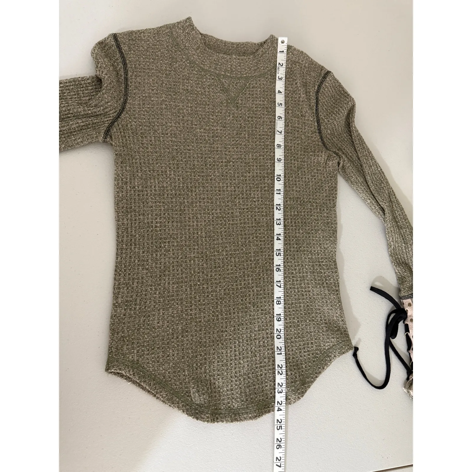 Free People Mountaineer Olive Green Waffle Knit Lace-up Tie Sleeve Thermal Top S - Image 9
