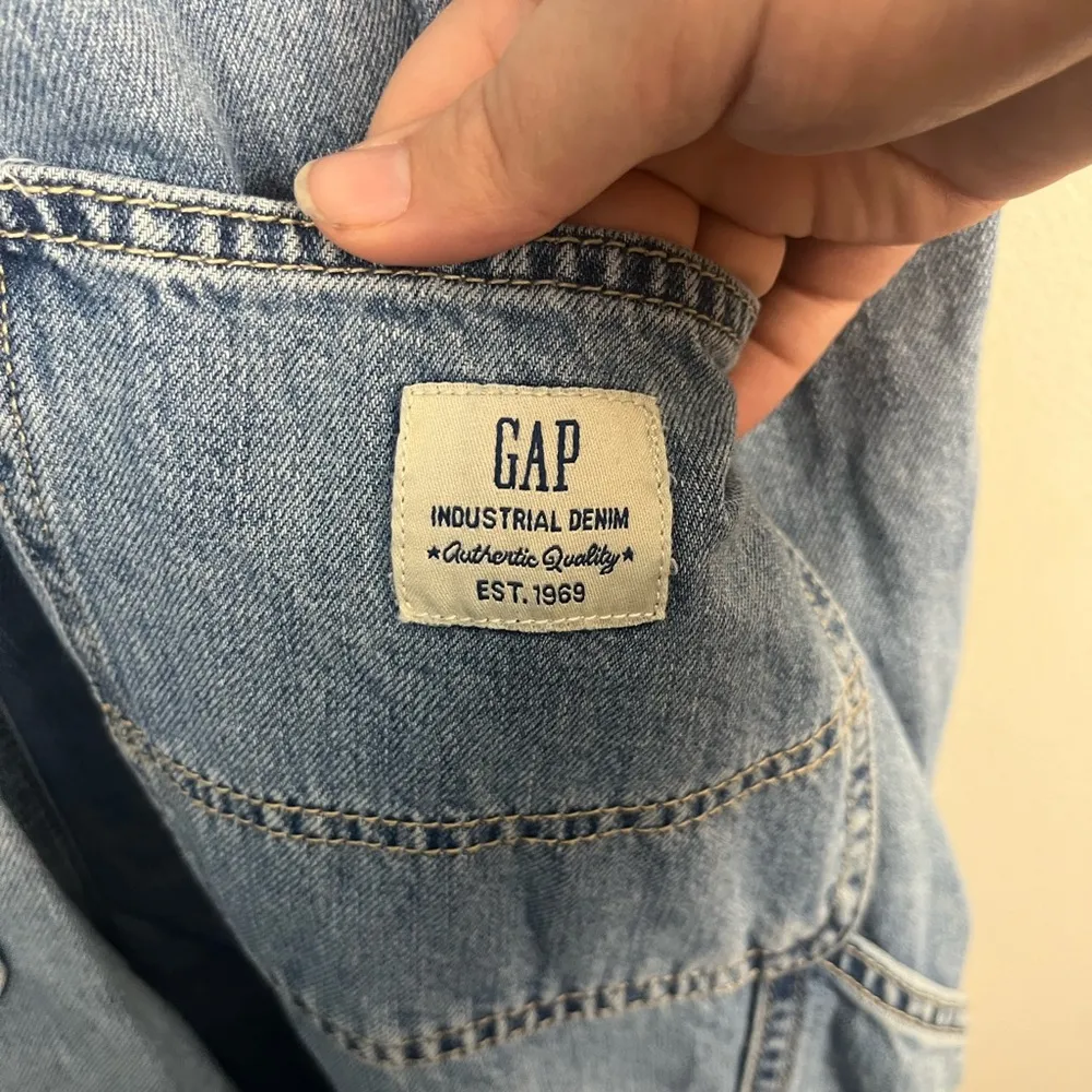 Gap Denim overalls wide leg light indigo cargo style size small - Image 7