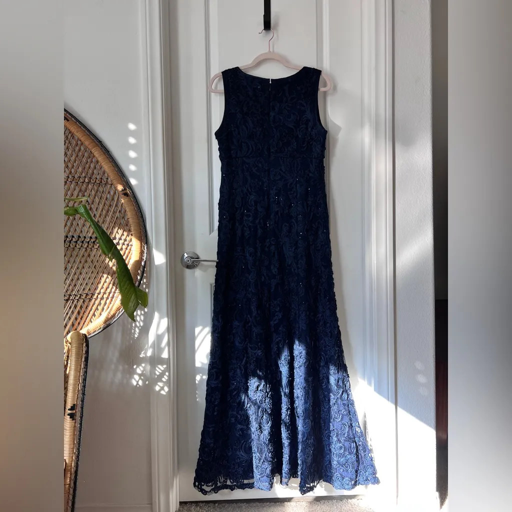 R&M Richards‎ Navy Blue Floral Lace Evening Gown Size 6 Formal Dress - Image 3