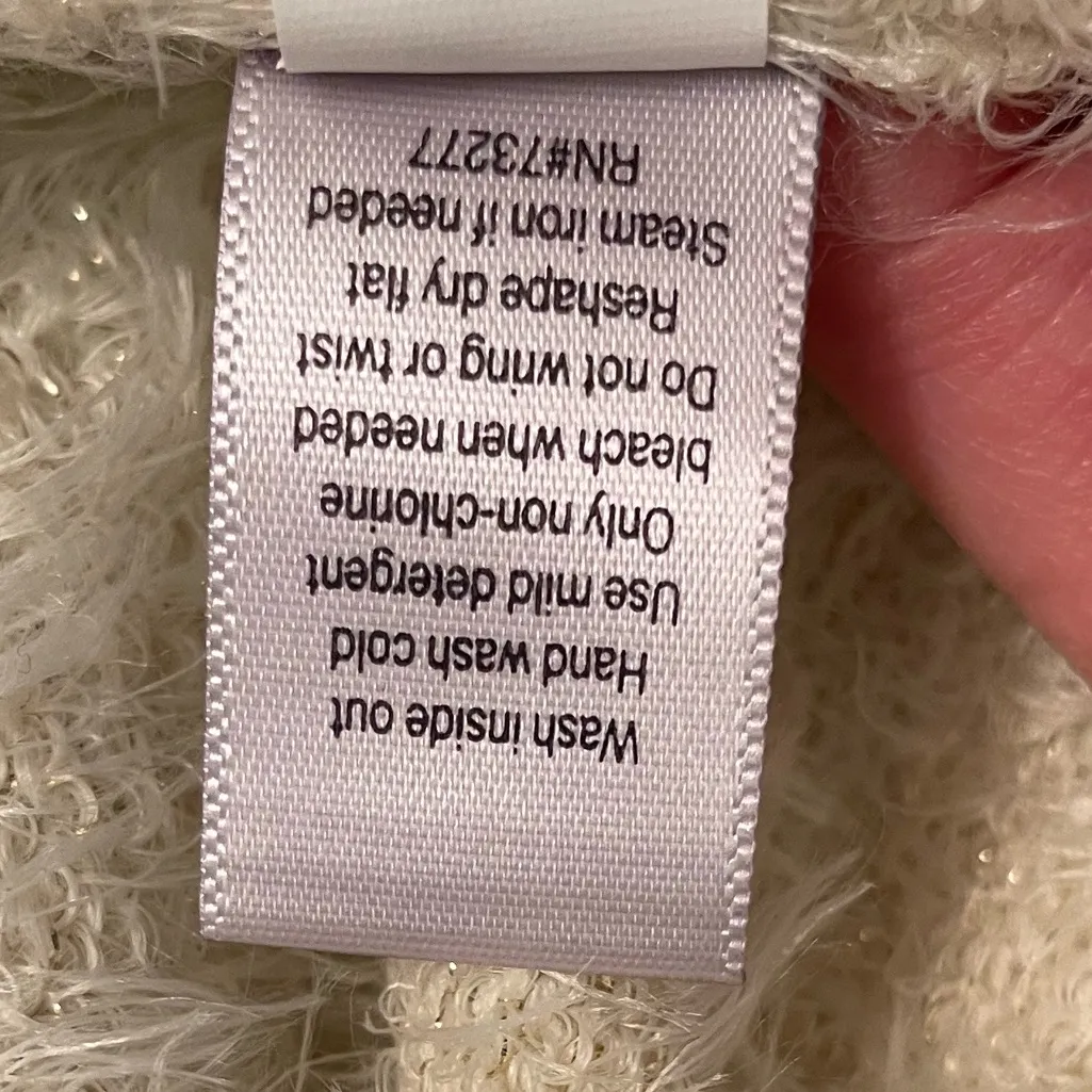 JENNIFER LOPEZ Cream Fuzzy Sweater - Image 7