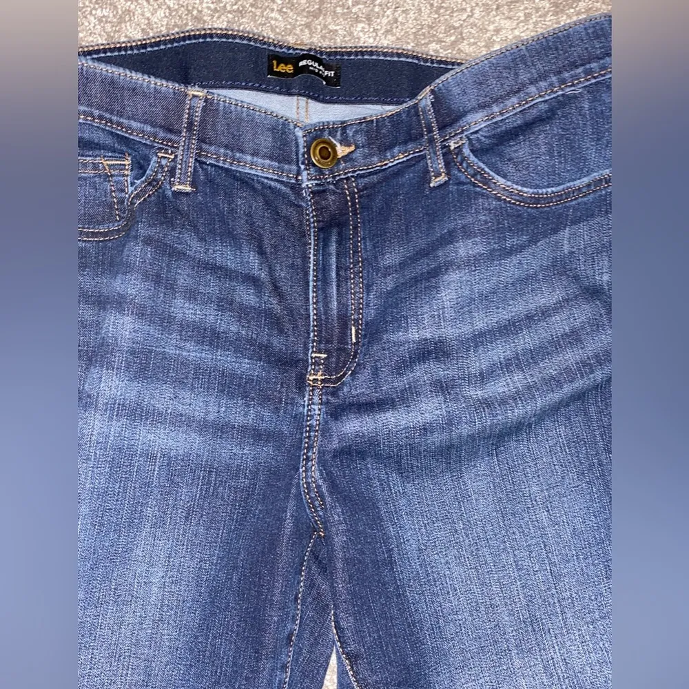 Lee Mid Rise Capri - Image 4