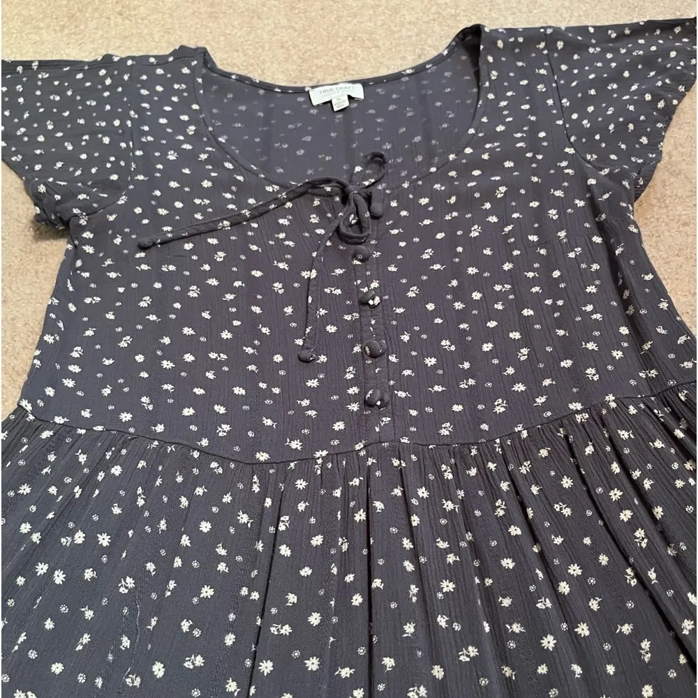 Navy Floral Short-Sleeve Flowy Summer Dress - Image 6