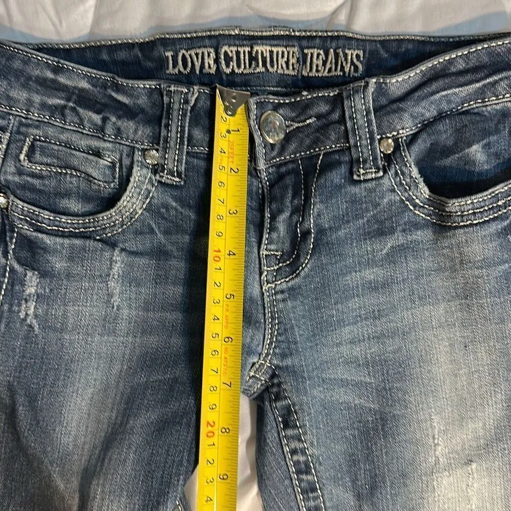 Love Culture Jeans Size 3. Waist: 26, Inseam: 30 inches. Mid-Rise - Image 4