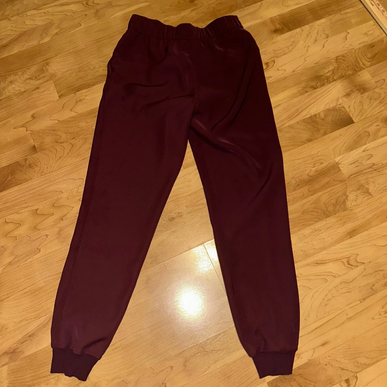 Lululemon On‎ the Fly Jogger *Woven
Cassis Size 4 Purple - Image 9