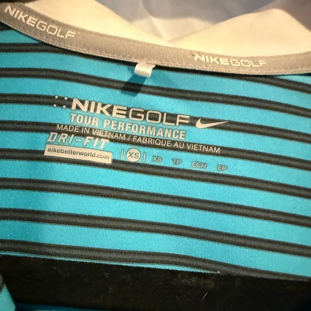 Nike  Green Fitted Buttoned Polo Top - Image 3